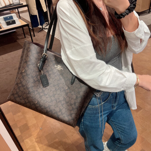 蔻驰（COACH）新款mollie大号单肩手提购物袋直*邮官方正品 CV967 SVPWH浅奶茶色 美现