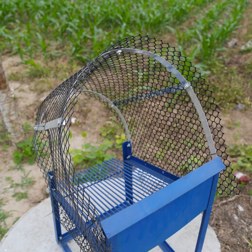 Peanut picking machine household separator picking peanuts manual peanut picking machine throwing peanuts new harvest agricultural tools peanut picking artifact