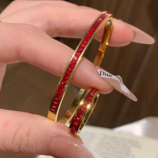 Huayouxin persimmon red diamond and baby's breath star-filled titanium steel bracelet for women, high-end element ring bracelet, open bracelet bracelet, New Year's hand jewelry, red diamond, baby's breath and star-filled diamond bracelet-titanium steel