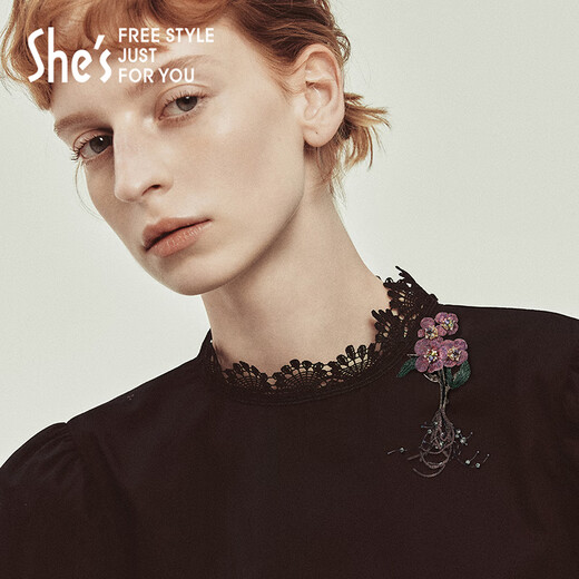 She s Akiko Rousseau Holiday Light Luxury Original Embroidery Flower Brooch High-end Exquisite Corsage Pin Birthday Gift for Women Purple E0