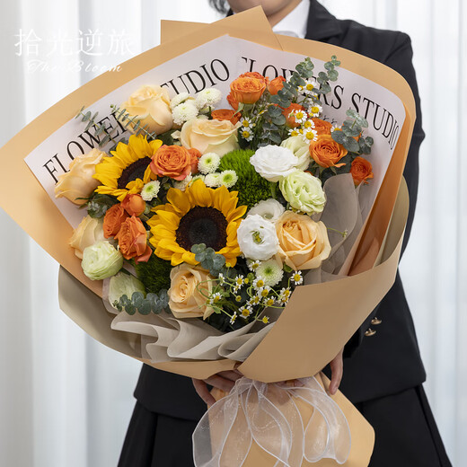 Sunflower bouquet delivery in the same city, delivery of boyfriend’s birthday gift bouquet to girlfriend’s best friend, flower shop delivery. Splendid Years丨Sunflower and Orange Barbie, Chamomile and Eucalyptus mixed bouquets