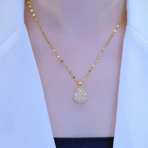 UDL Pure Gold 9999 Gold-plated Tulip Pendant Women's Internet Celebrity High-Looking Clavicle Necklace for Gifts Temperament/* Tulip Set Chain. Gold. 9999 3.68g Will be sold soon for 6999 yuan - with certificate
