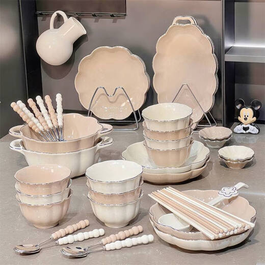 
Yonghuan bowl and plate set household tableware dishes bowl and chopsticks move gold-painted food gift box 1355 0 heads