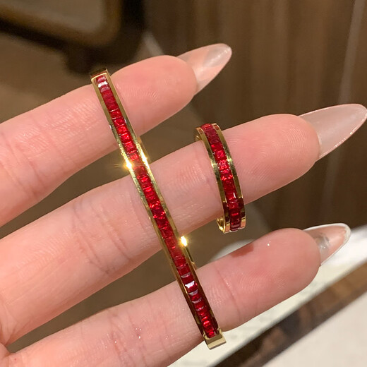 Huayouxin persimmon red diamond and baby's breath star-filled titanium steel bracelet for women, high-end element ring bracelet, open bracelet bracelet, New Year's hand jewelry, red diamond, baby's breath and star-filled diamond bracelet-titanium steel