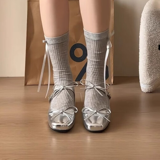 Neun-Zoll sonnige französische Mary Jane Single-Schuhe für Frauen im Sommer neuer Quadratzehen dicke Ferse kleine Lederschuhe Fairy Night Breeve Single Schuhe Bow Mary Jane Schuhe [Silber] 3,5 cm 37 (Größe ist zu groß)