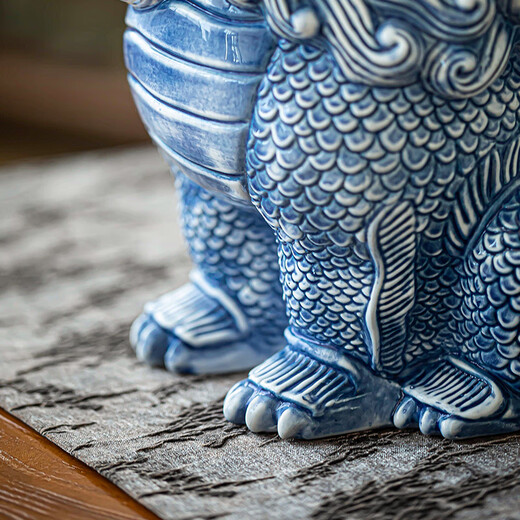 Kitchen tea pet ornaments to attract wealth, creative tea table, tea tray, tea accessories, can be raised, gold-painted Pixiu, gift box