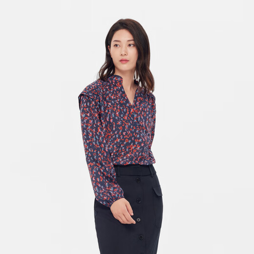 Aigle Spring Outdoor Leisure Simple Trendy estampado V-Ececk Camiseta de manga larga Top para mujeres, estampado de temporada roja ardiente AO686 40 (170/92a)