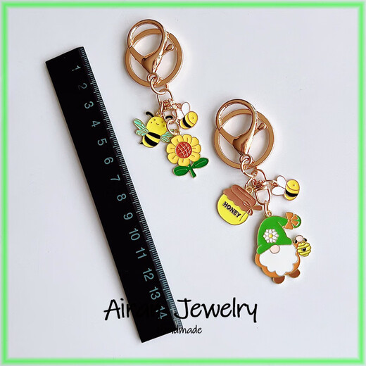 Cartoon süße kleine Biene Schlüsselbund Sonnenblumenlegierung kleiner Anhängertasche Accessoires Weibliche beste Freundin Kreatives Geschenk Sonnenblumen-Little-Biene (geeignet für die Herstellung von Lanyards)