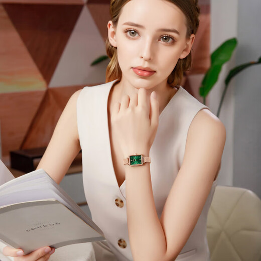 Burberry birthday gift for girls, women's thoughtful, high-end and practical gift for girlfriend, wife, best friend, niche exquisite wedding anniversary, cherry blossom pink - mesh belt (necklace + bracelet + gift box)