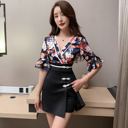 A 21 FUNB新款减龄足疗店女技师工作服时尚印花连衣裙显瘦气质沐足按摩套装 1391黑色 S