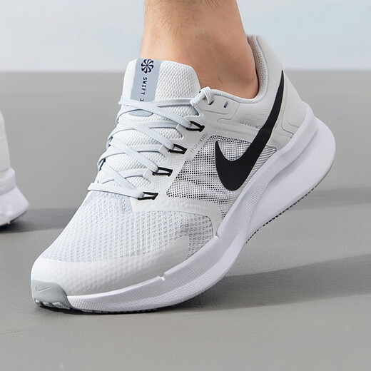 耐克（NIKE）跑步鞋男鞋2025夏季运动鞋RUN SWIFT 3网面公路专业减震休闲鞋 DR2695-005光子灰/白色/黑 42
