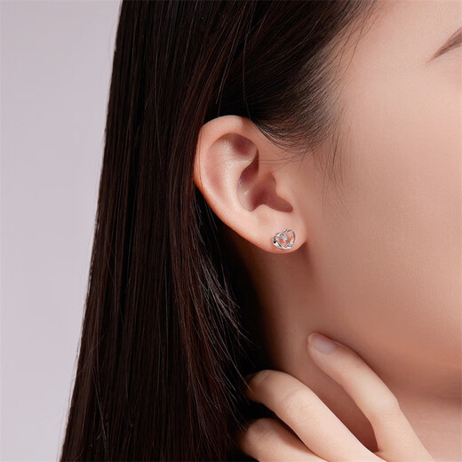 Safir's birthday gift PT950 platinum earrings for women, Möbius ring love earrings, one pair, about 1.15 grams