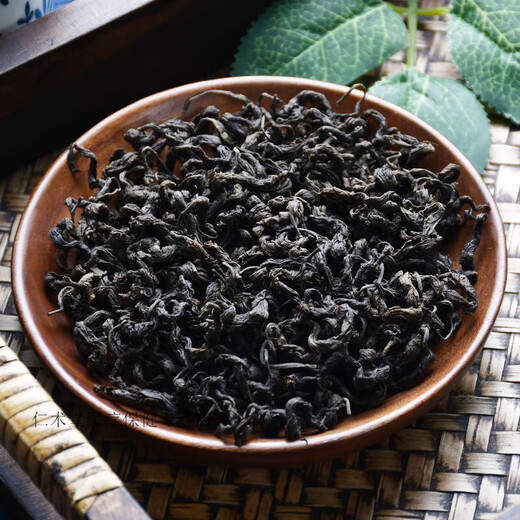 
Beijing Tongrentang raw material Eucommia leaf tea soaked in water for 500 grams of Eucommia leaf tea can be matched with Gynostemum Blue Robu Ma Tea [large jar] [2 jars] Eucommia leaf (Qingqianliu) 250g*2