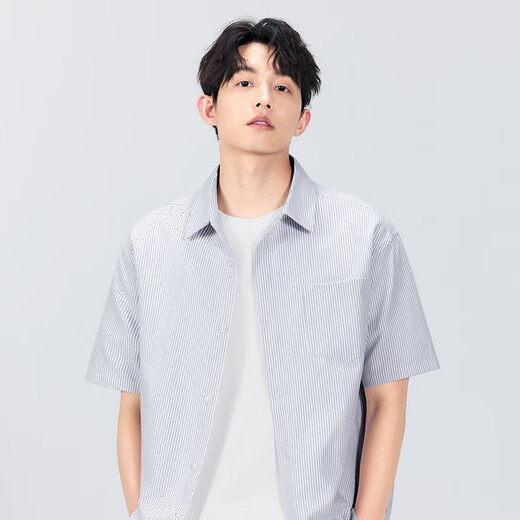 Miniso kurzärärmiges Hemd Herren Sommer Oxford gestreiftes Hemd Herren Kleidung Casual Revers halbärmelig Z Blau und Weiß L.