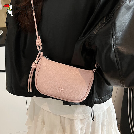 Holzspecker Sommer Super heißer kleiner Tasche für Frauen 2025 Neues lässiges vielseitige Crossbody -Tasche modische einfache einzelne Schulter -Achsel kleine quadratische Tasche Schwarz
