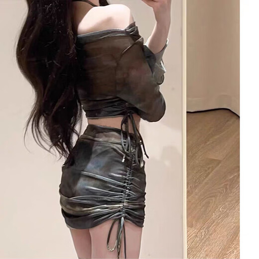 Jin Jin is equal to 0.5 kg. Mu bikini swimsuit women's split long-sleeved four-piece sun protection swimsuit slimming belly-covering ins style hot spring swimsuit strapless bikini four-piece set 80-115 Jin Jin is equal to 0.5 kg