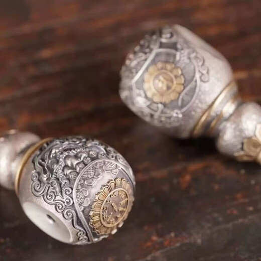 S925 sterling silver Wenwan three-way split Buddha head Amaro classic style wonderful auspicious three-way Buddha head bead string with 31mm height, 18mm thickness, pair of holes 15.5