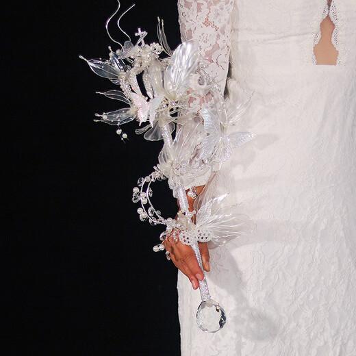 Wedding scepter bride wedding high-end DIY material bag hand-held flower fairy heavy work wedding show performance props crystal white material bag