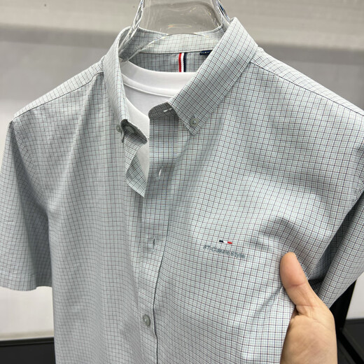 Outlet same style Rohaggis short-sleeved shirt men's summer new casual plaid shirt khaki one size fits all L recommended 120-140 Jin Jin equals 0.5 kg