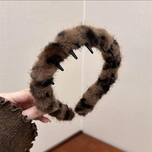 Bai Yishi Plush Korean Leopard Print Retro Teeth Anti-Slip Headband Women's 2024 Face Wash Makeup Headband Autumn and Winter Hairpin Korean Leopard Print Retro-Light Brown-Leopard Print