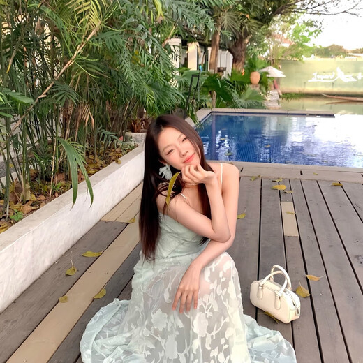 何健弓法式薄荷绿常规裙连衣裙夏季新款收腰中长裙
收藏 白色*753 L 均码