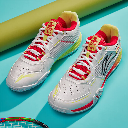 Li Ning's new badminton shoes are ground-flying 3LITE, wear-resistant, non-slip, breathable, entry-level training and competition wide-last shoes. Ground-mounted flying III Lite white/magenta 42 (265mm)
