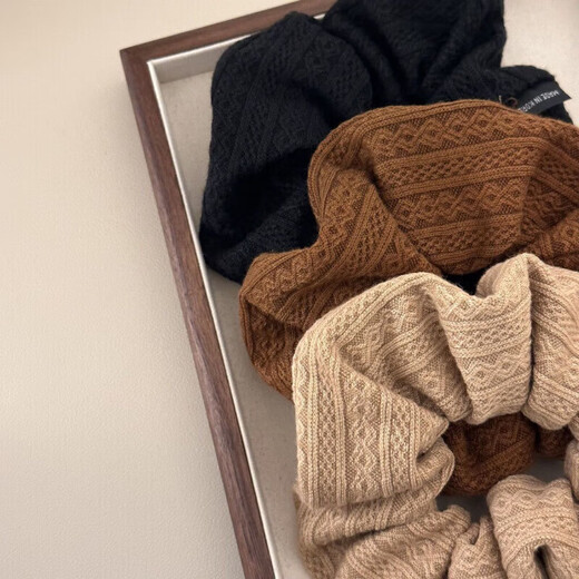 Yingtang Autumn and Winter Milk Coffee Colored Fabric Retro Pattern Large Intestine Hair Tie Women's Ponytail Flower Hair Rope Leather Cover Headband Hair Accessory Fabric Large Intestine Hair Tie 1 Pack Random Color