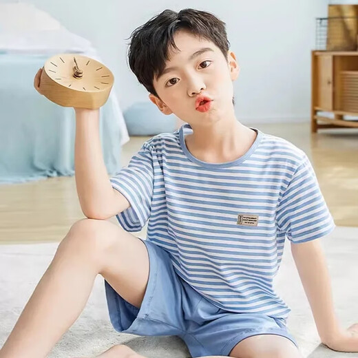 Disney Summer New Striped Kurzärmelig-Pyjama-Pyjamas dünne mittelgroße Kinderklimaanzug Summer Kinderheimkleidung Männer 826 Kurzärärmelte Fünf-Punkte-Hose grau gestreifte Kennzeichnung Drucken 120