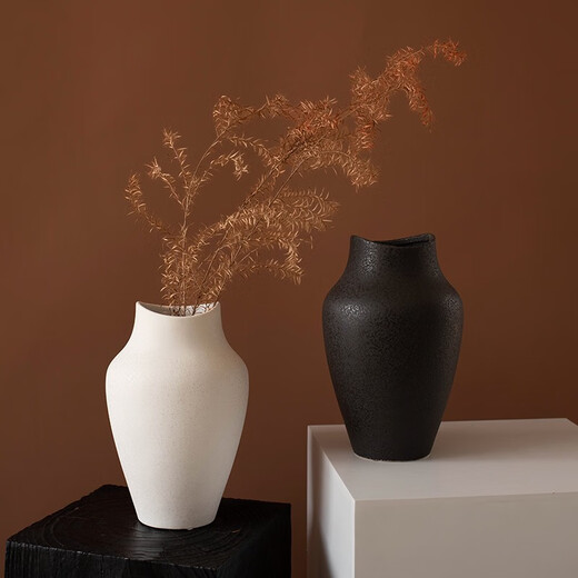 Clcey Japanese Retro Ceramic Vase Feeling Creative Flower Arrangement Flower Decoration Black and White Flower Appliance Room TV Cabinet TV Entrance Ornement 3897 Wasabi noir 0cm