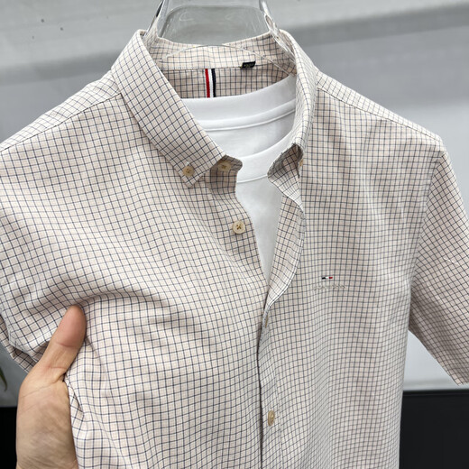 Outlet same style Rohaggis short-sleeved shirt men's summer new casual plaid shirt khaki one size fits all L recommended 120-140 Jin Jin equals 0.5 kg