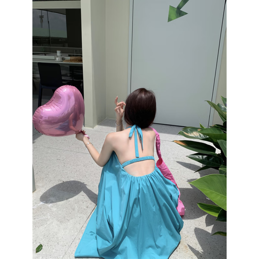 Ji Zhenfei französischer Urlaubsstil Halshalterkleid für Frauen 2025 Sommer Neues Meeres Beach Rock Temperament Schlanker langer Rock Rückenfreier Hosenträger Kleid Blau M Größe