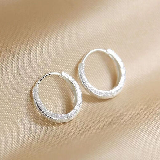 Centenary-old Feixiang silver 9999 silver earrings, plain hoop silver earrings, new temperament, full silver, no need to pick when sleeping, no allergy, Silver Galaxy earrings, 999 pair of silver earrings