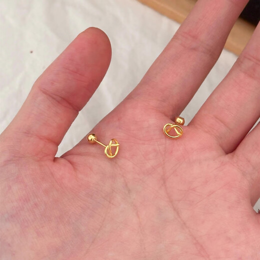 BZK simple knotted love screw earrings, gold anti-falling super fairy, no need to pick gas when sleeping 0.01g intertwined earrings