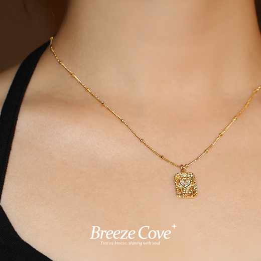 Shien BreezeCove gilt love small fragrance pendant necklace plated with 18K gold texture clavicle chain 18K gold plated model in stock