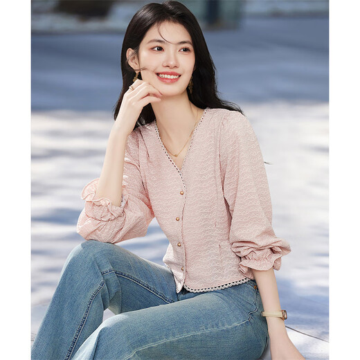 Shangjing shirt women's 26th early spring new women's clothing sweet little fragrance lace stitching small age-reducing V-neck shirt women
