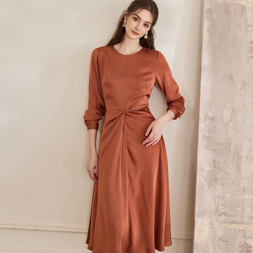 Roeyshouse Loi Color de caramelo de alta gama Vestido plisado para otoño nuevo elegante satén cintura que abraza la falda del dobladillo 10971 Color de caramelo L