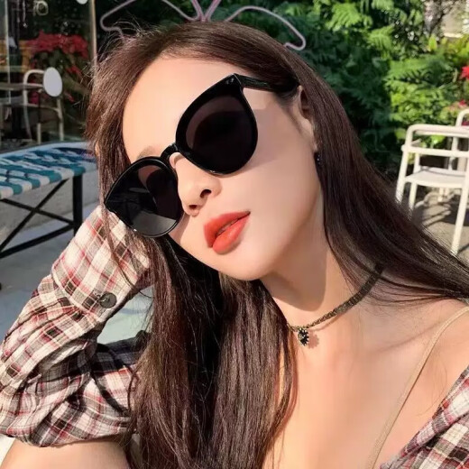
[GM same style] Three-point hot sunglasses Internet celebrity same style Korean sunglasses versatile black fashionable sunscreen glasses Three-point black frame gray film