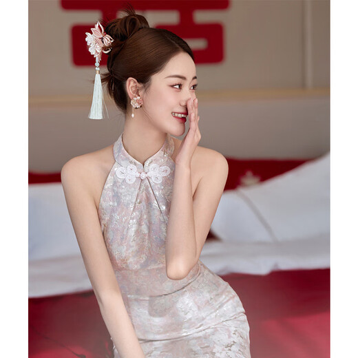 
Lexi Beilu New Chinese Light Luxury Cheongsam Toast Clothes High-end Customized Small Bride Morning Robe Style 687 M 687