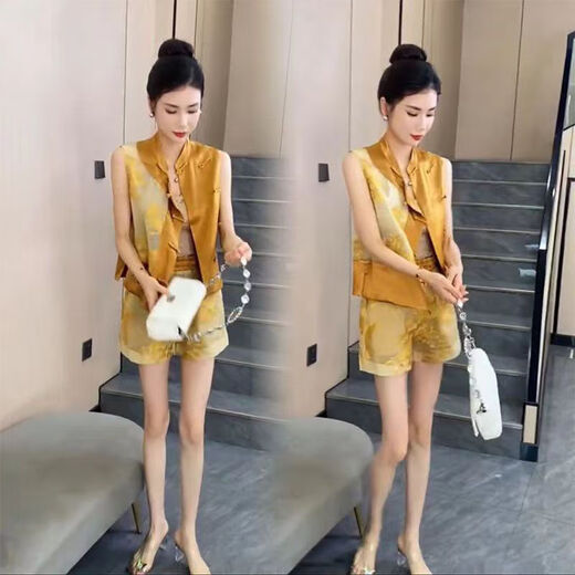 
Hengyuanxiang national style noble fashion suit for women 2025 summer new style knives sleeve splicing button vest shorts two-piece set for women 12158-Yellow suit M [Suggested 80-95Jin [Jin equals 0.5 kg]]