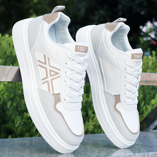 Herren Sommer Neue vielseitige Männer Sports-Freizeitschuhe Koreanische Version wasserdichte Verschleiß-resistenter Schüler Trendy White Schuhe Männer Ke 9905 Weiß und Schwarz 38
