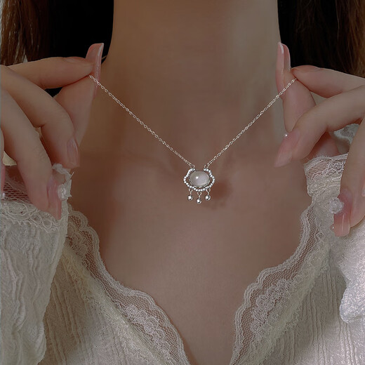 LAOMIAO 925 Collier en argent sterling pour femmes 2025 Nouveau style Long Life Lock Lock Light Luxury Niche Design Collarbone Collier 925 STERLING Silver Peace Lock Collier Silver Mole