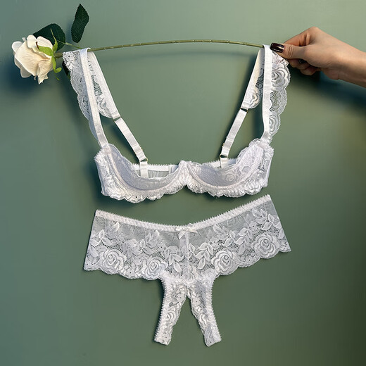 Austins Secret Austins Secret2025 Neue sexy kleine Brüste versammelten sich, um einen großen Anzug auf dem Bett auszusehen, ohne die Pyjamas-Versuchung auszusehen.
