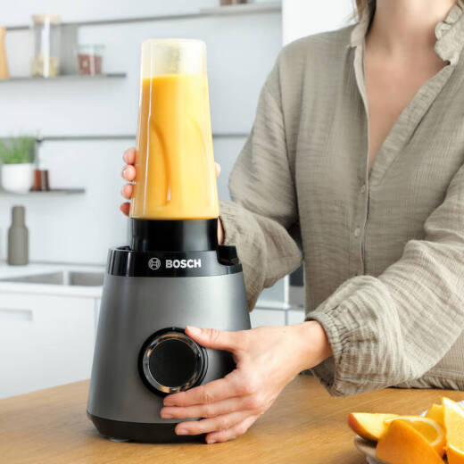 BOSCH/博世德国进口破壁机多功能辅食搅拌果汁豆浆碎冰料理机家用 银色MMB6172S不含随行杯