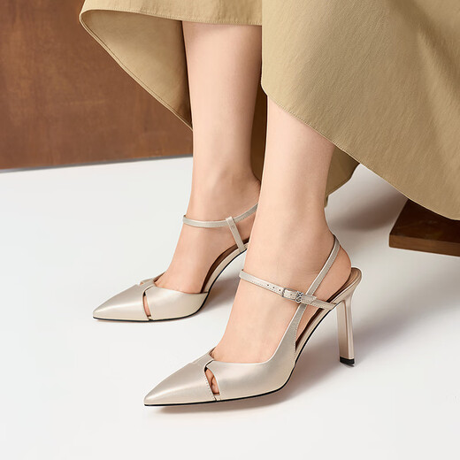 Charles/Keith25 Осень Новый продукт заостренные пальцы с полы