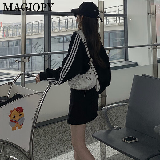 Magiopy International Luxury High-End-Marke Internet Berühmtheit der gleiche Freizeitsportanzug für Frauen 2025 Frühling Europäische Station Black Outer Black Two-teils Set S (100jin [Jin gleich 0,5 kg]))