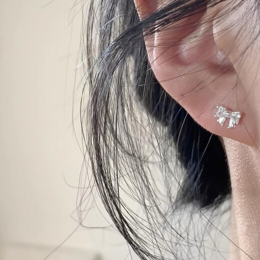 Love for Two Worlds Pink Bow S999 Pure Silver Earrings for Women with Ear Piercing, Light Luxury, Small and Sweet, Temperament Pure Silver Earrings and Earrings, Whole Body S999 Pure Silver, Pink Pair