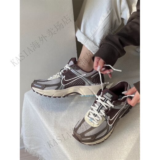 耐克（NIKE）运动鞋女ZOOM VOMERO 5太妃糖 FD9920-022 FD9920-022 35.5