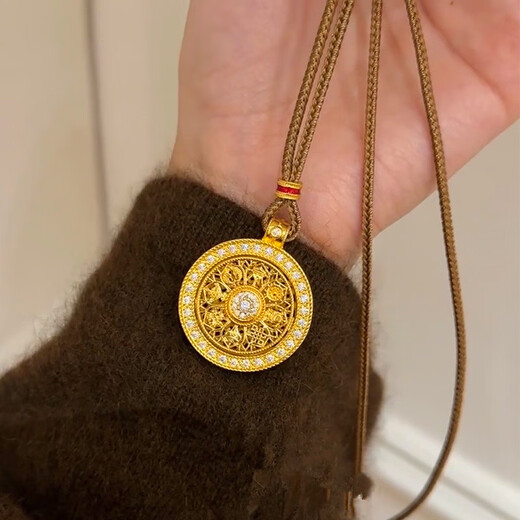 Feng Feili 18K gold-plated and diamond-encrusted rotatable eight-treasure compass necklace, new Chinese style high-quality Mother's Day gift, large diamond-encrusted eight-treasure compass pendant, free wishful rope