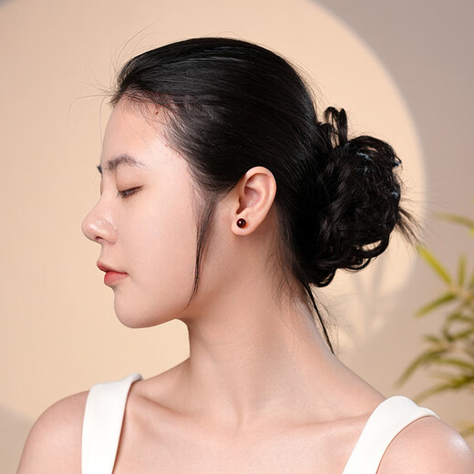 Dara natural blood amber earrings for women S925 silver amber earrings practical elders Chinese Valentine's Day gift for girlfriend and wife