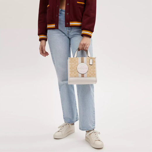 Coach (Coach) New Damenmodentrend One-Shoulder Hand-to-Wear-Einkaufstasche Light Khaki mit weißem CQ878Imdqc
